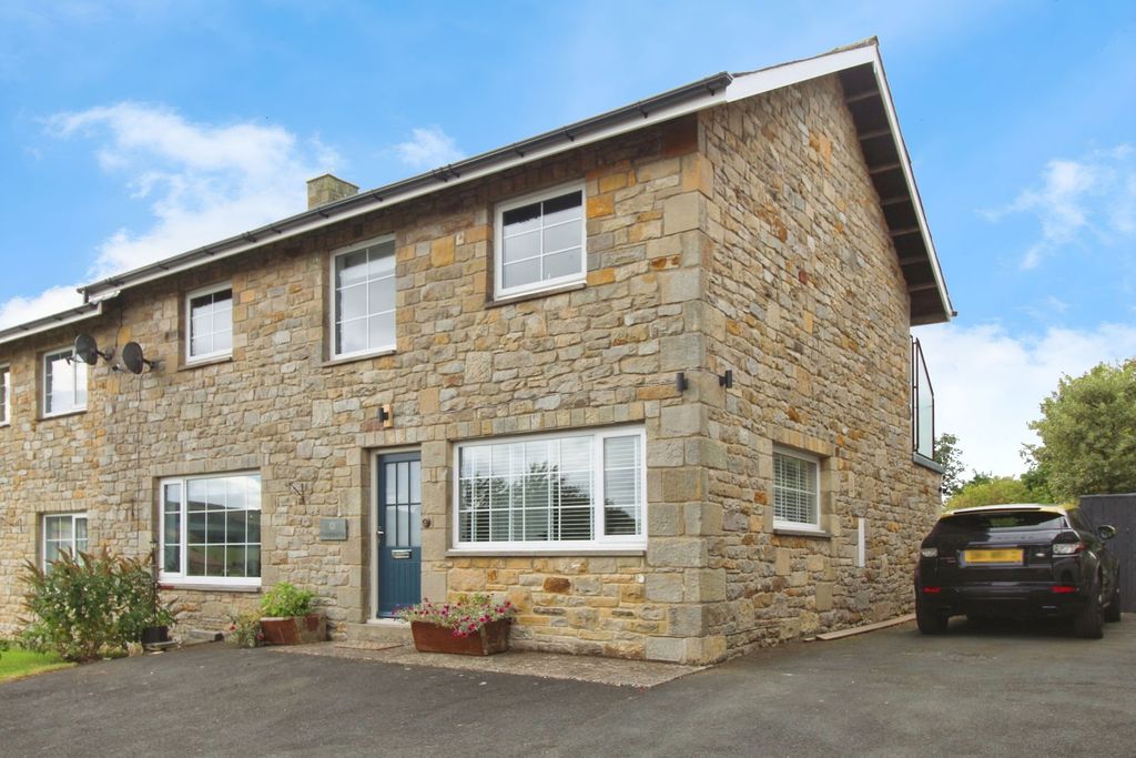 Property photo 1 of 27