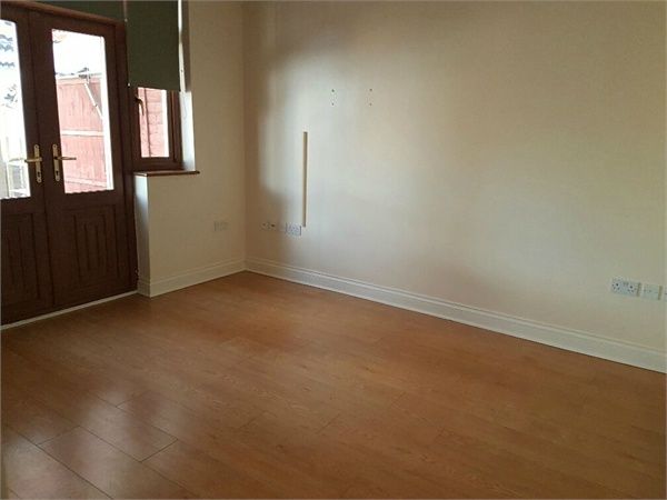 Property photo 2 of 8 Lounge