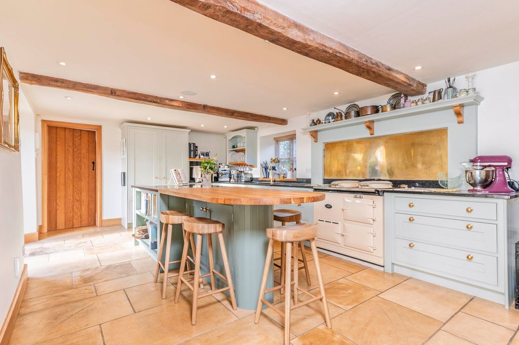 Property photo 3 of 32 Kitchen