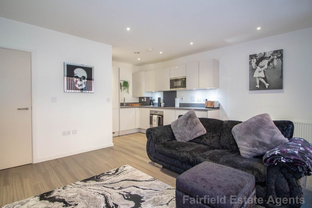 Property photo 2 of 12