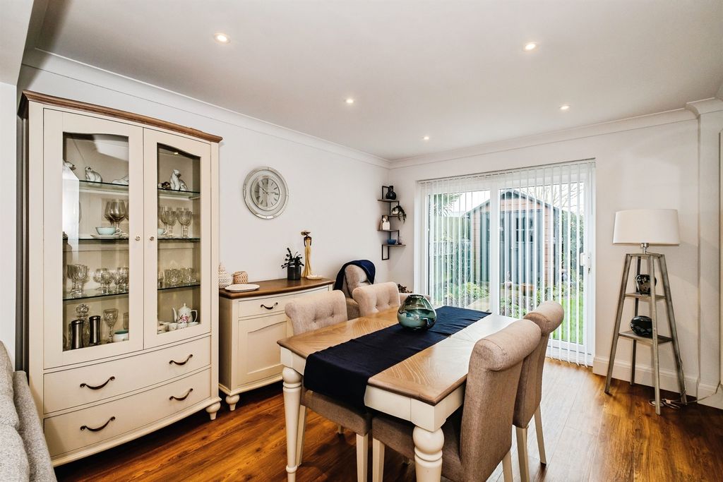 Property photo 3 of 25