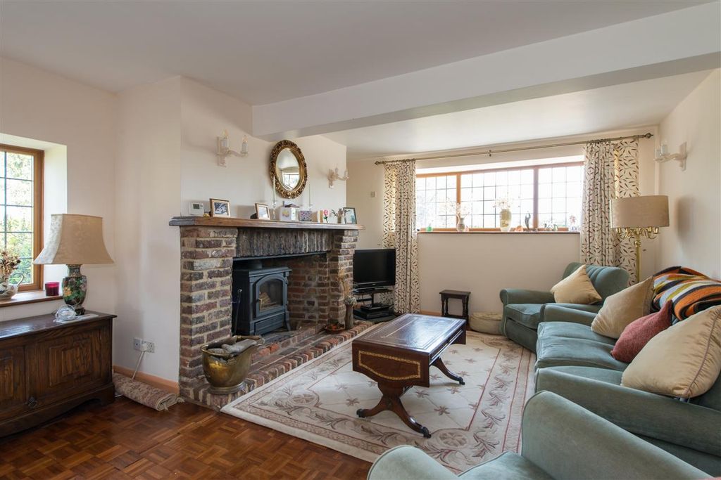 Property photo 2 of 28