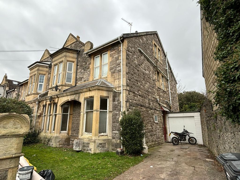 Property photo 1 of 5 External