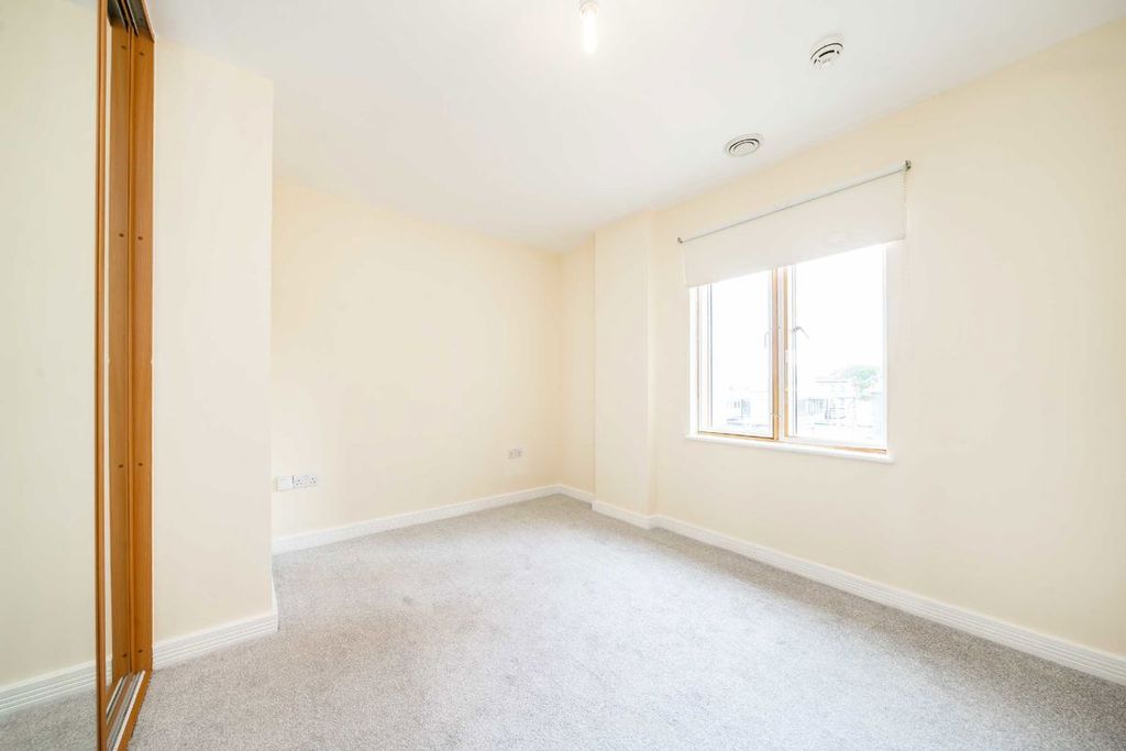 Property photo 3 of 4