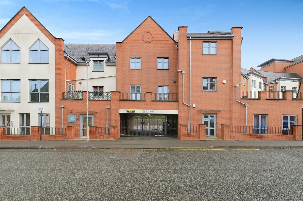 Property photo 1 of 12