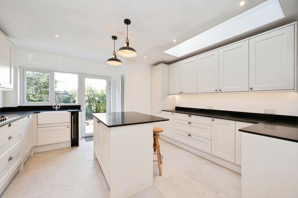 Property photo 2 of 18 35062
