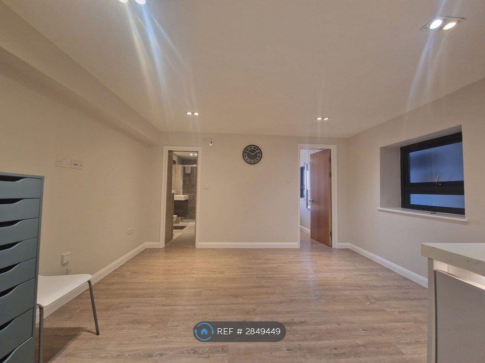 Property photo 3 of 4