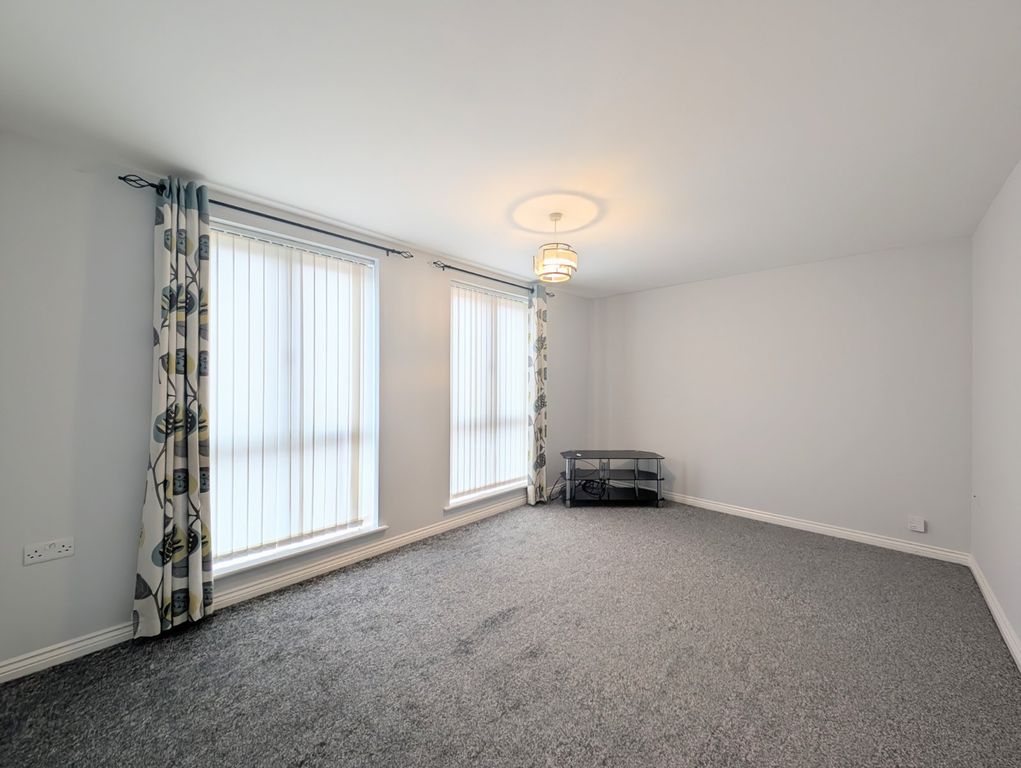 Property photo 3 of 23 Picture No. 09