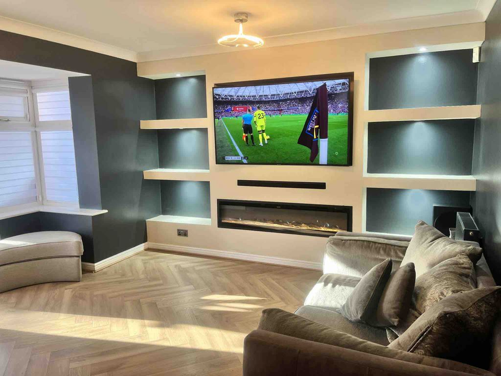 Property photo 3 of 14 Lounge