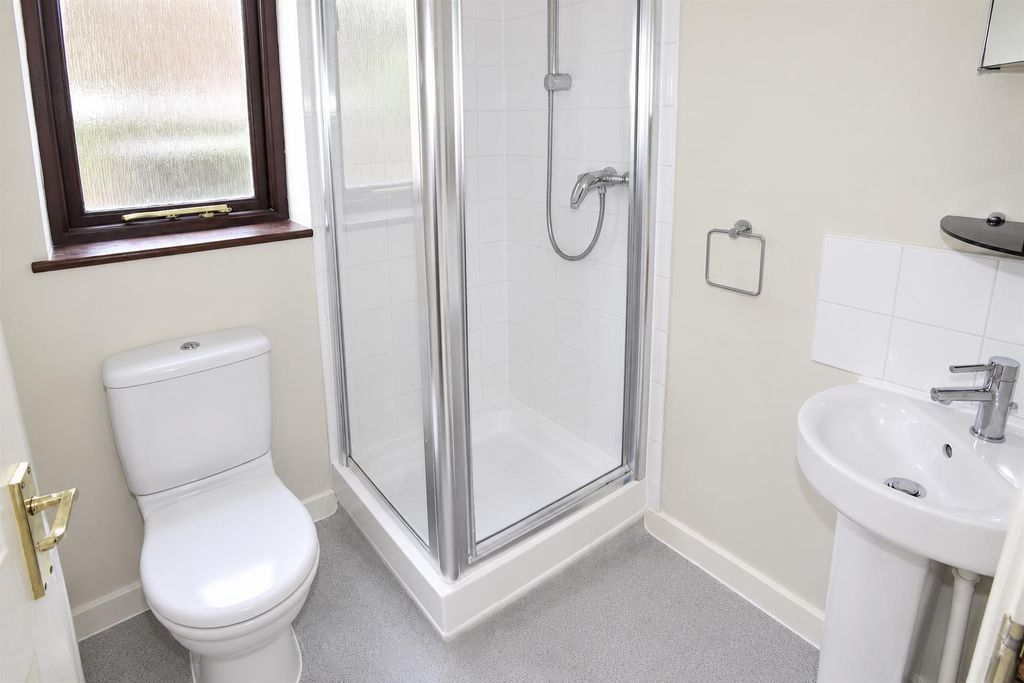 Property photo 2 of 7 5cc3F303-1006-43A3-A7Ef-Bb65E3c20B98.Png