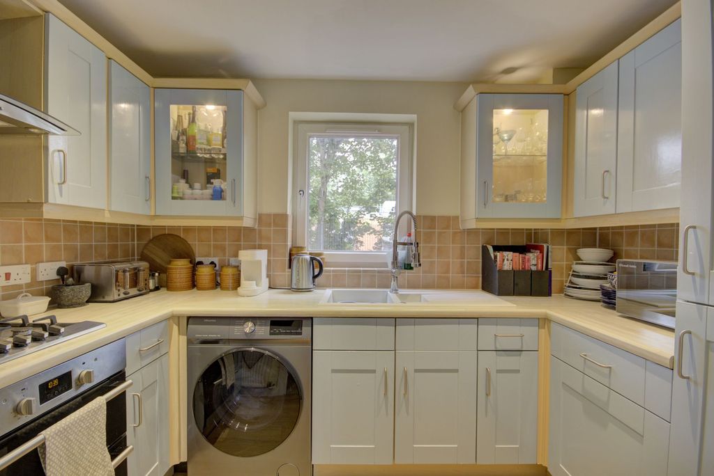 Property photo 2 of 14 Kitchen