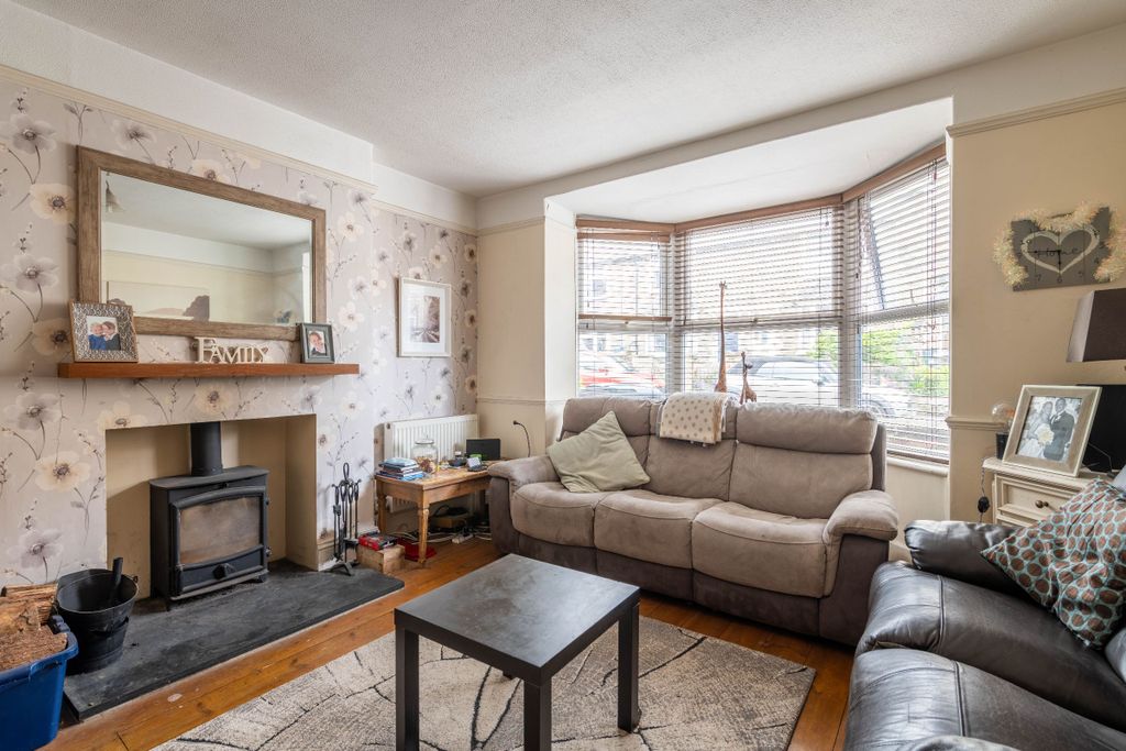 Property photo 2 of 16
