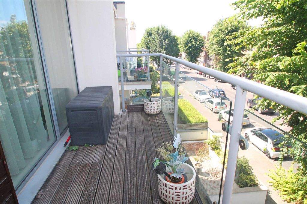 Property photo 1 of 13 Balcony