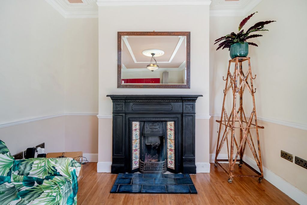 Property photo 3 of 18 1527275-3-6Abe30A...