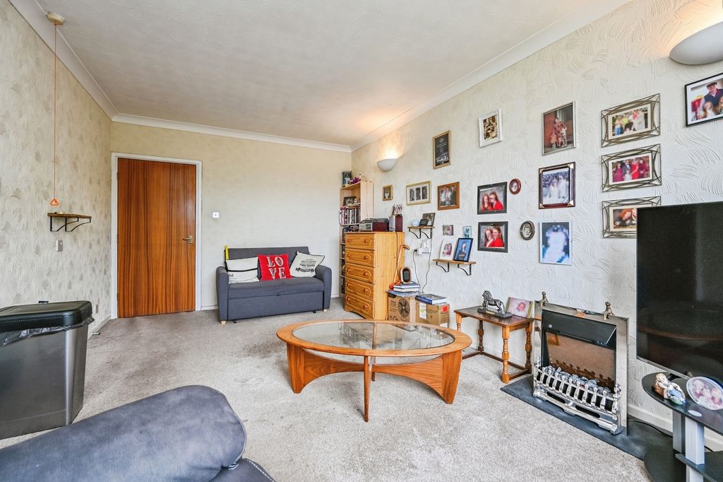 Property photo 3 of 9 Pbox-Img.Jpg