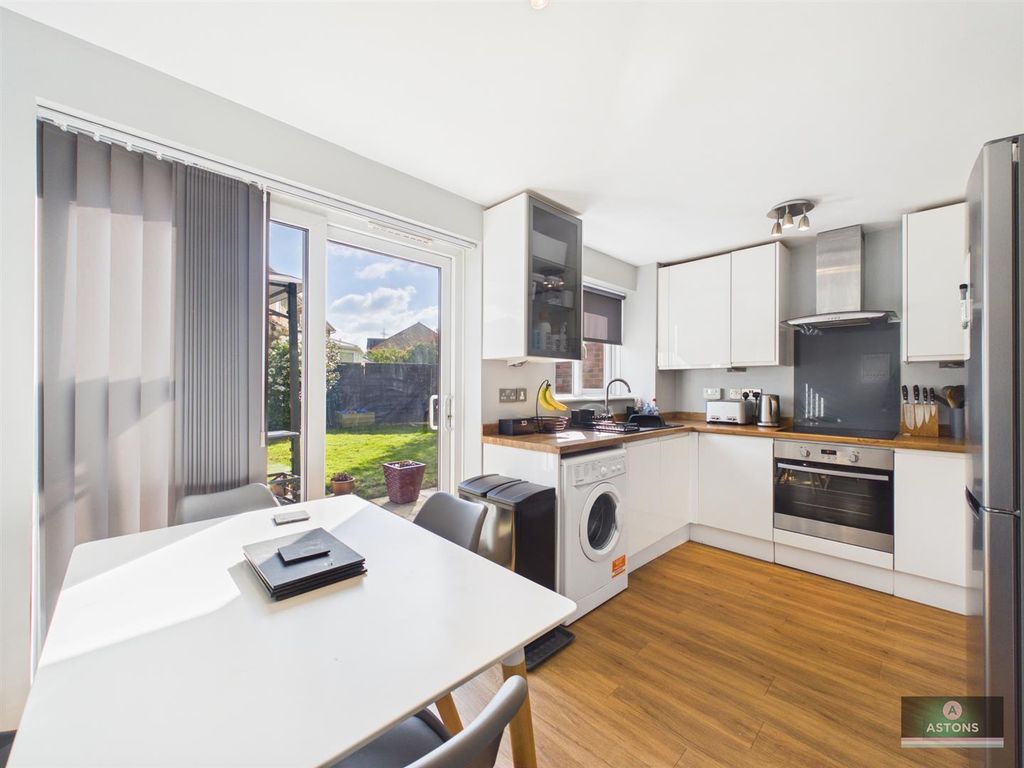 Property photo 3 of 18 Cam02067G0-Pr0252-Still004.Jpg