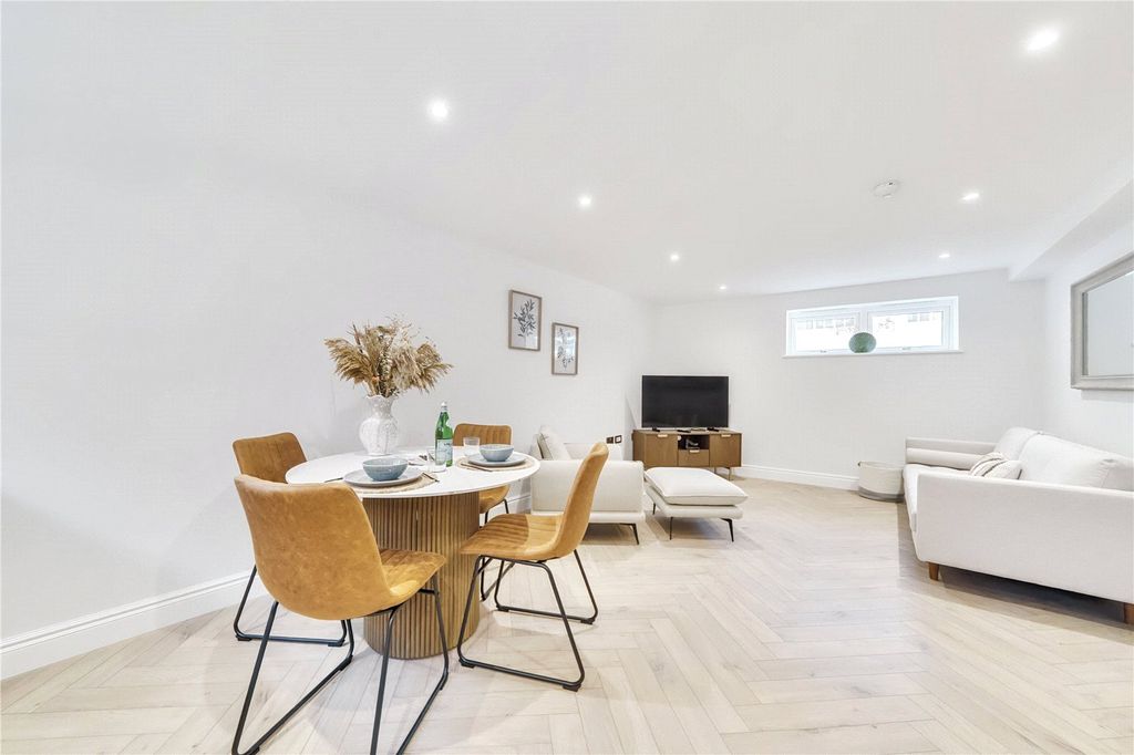 Property photo 2 of 16 Picture No. 45