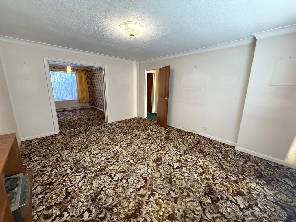 Property photo 3 of 27