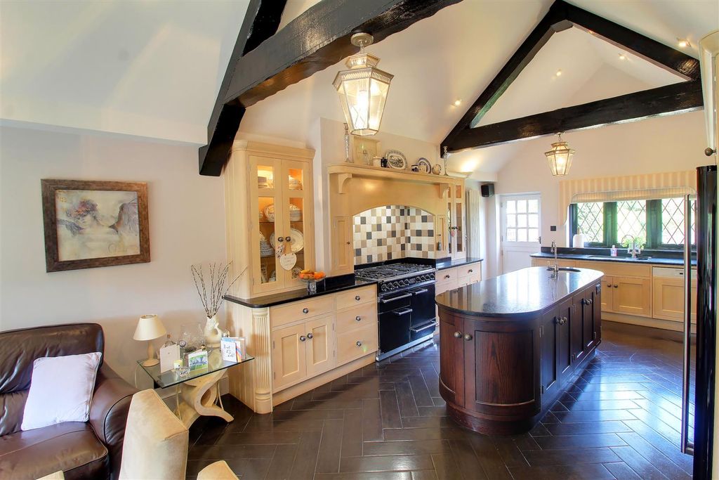 Property photo 3 of 22 Img_8617-Img_8619.Jpg