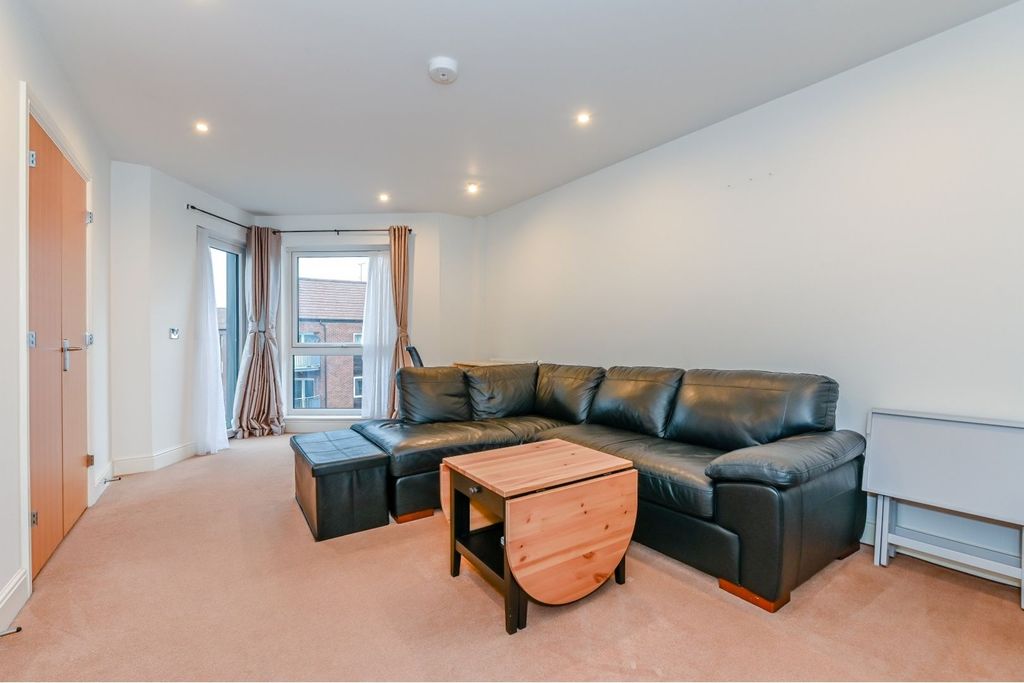 Property photo 2 of 18