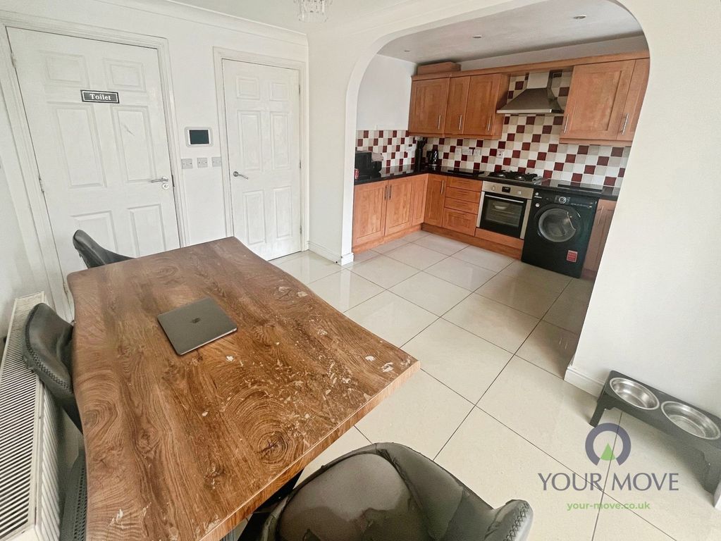Property photo 3 of 14 Dining Kitchen