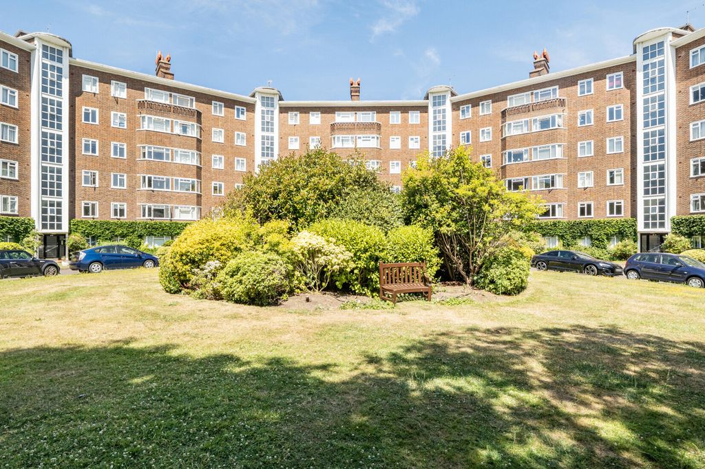 Property photo 1 of 6 External View