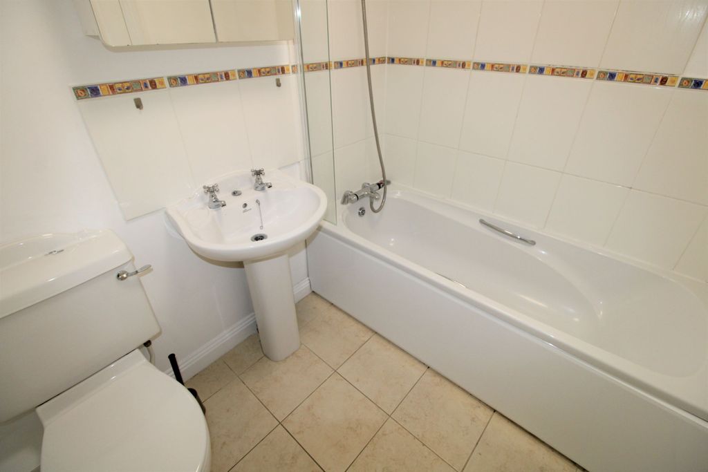 Property photo 3 of 12