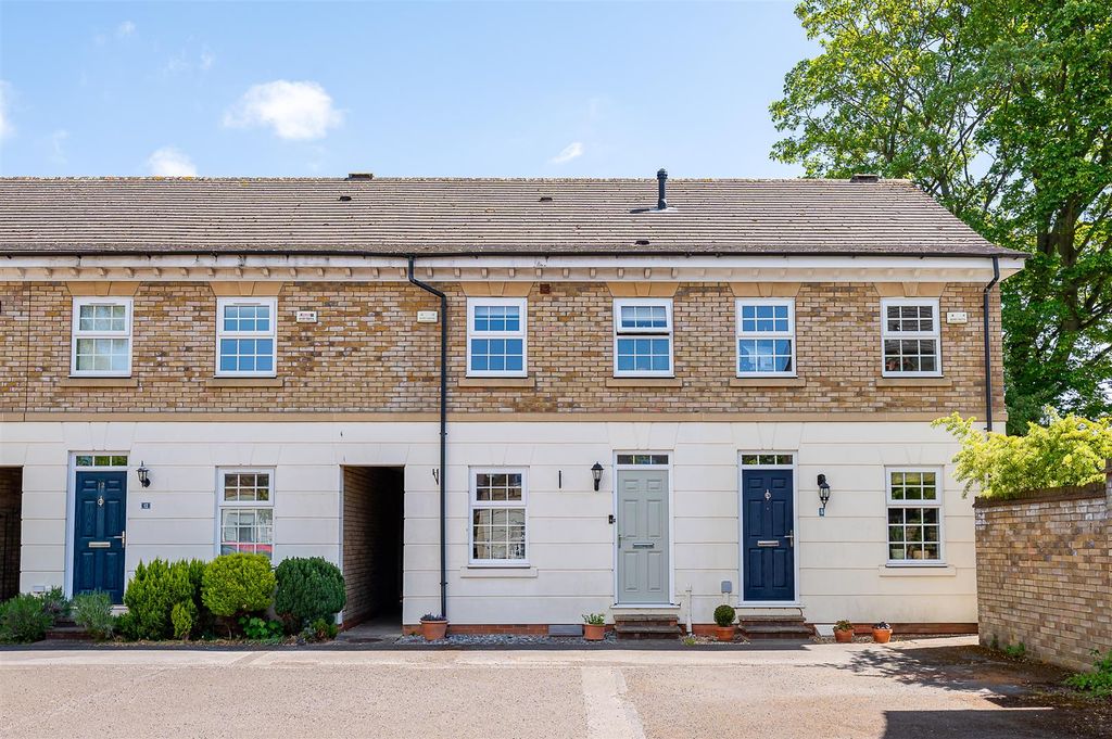 Property photo 1 of 19 External
