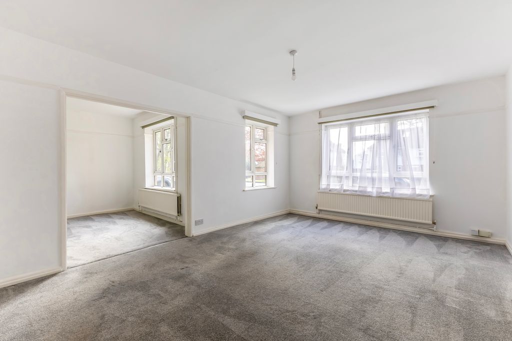 Property photo 2 of 24