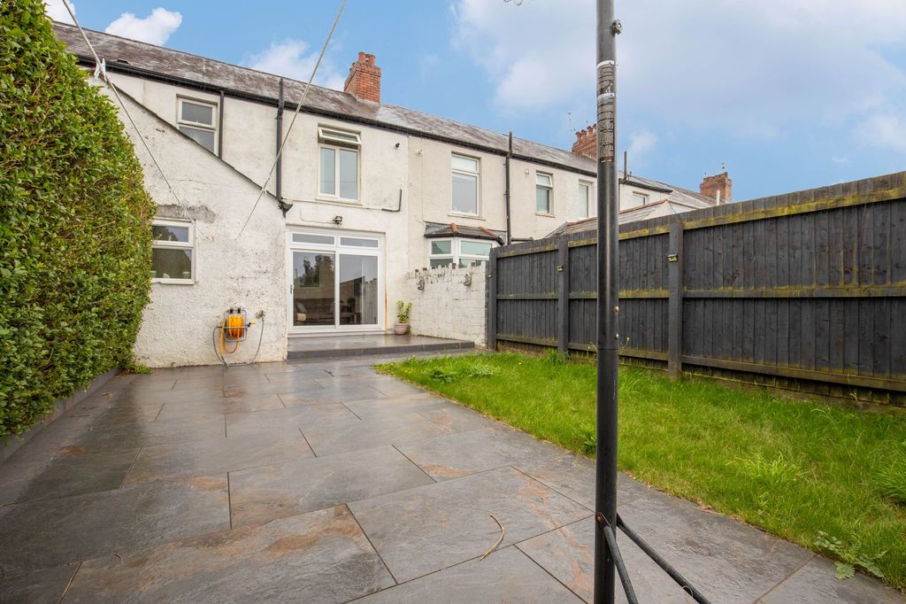 Property photo 3 of 19