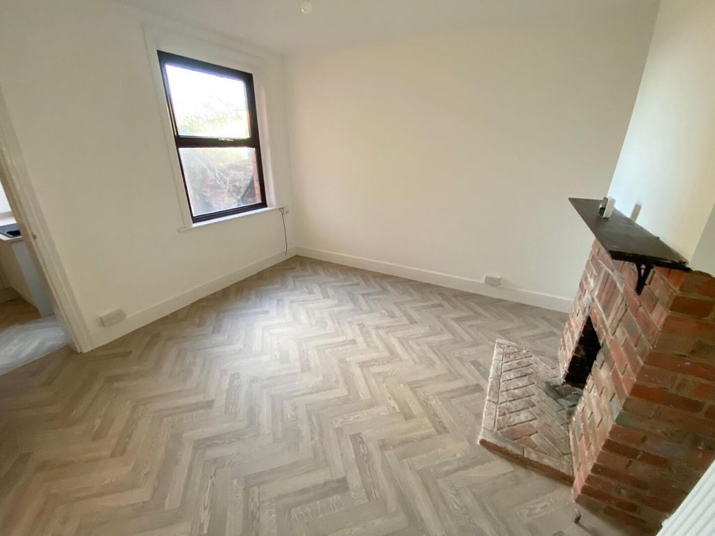 Property photo 3 of 8 Living Room