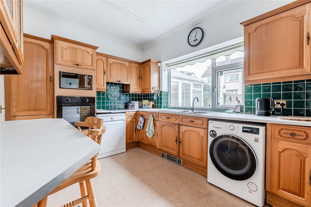 Property photo 2 of 17 Picture No. 03