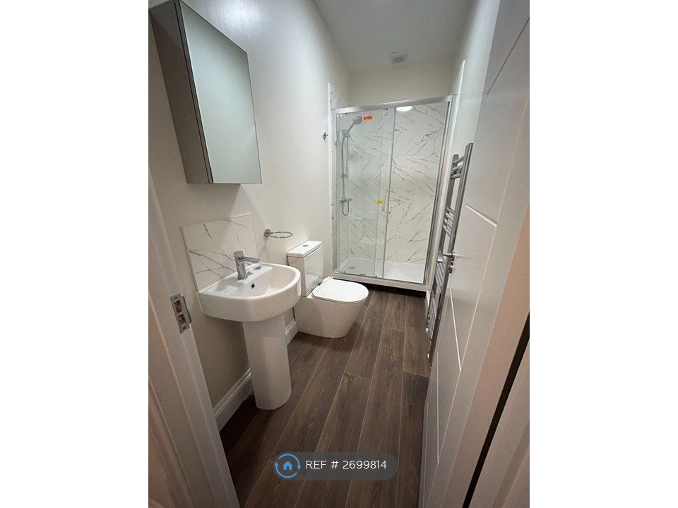 Property photo 3 of 8 Bathroom