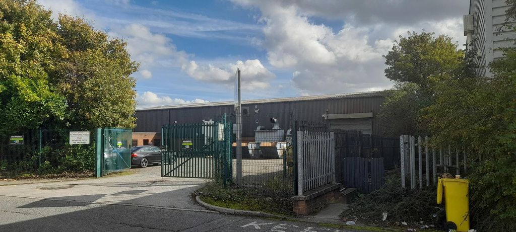 Property photo 2 of 4 1000027087.Jpg