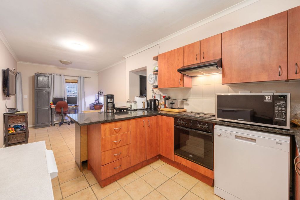 Property photo 2 of 18 Dbv1743109