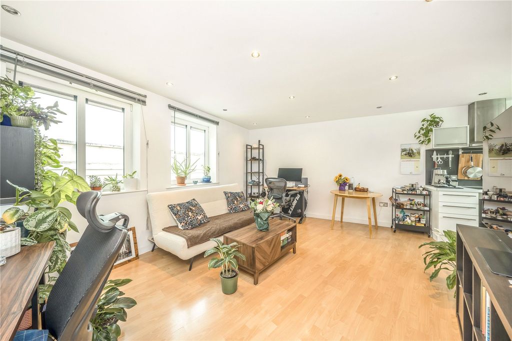 Property photo 1 of 10 Picture No. 25