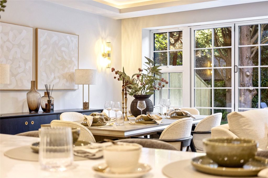 Property photo 3 of 13 Show Home