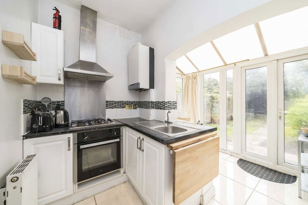 Property photo 3 of 6