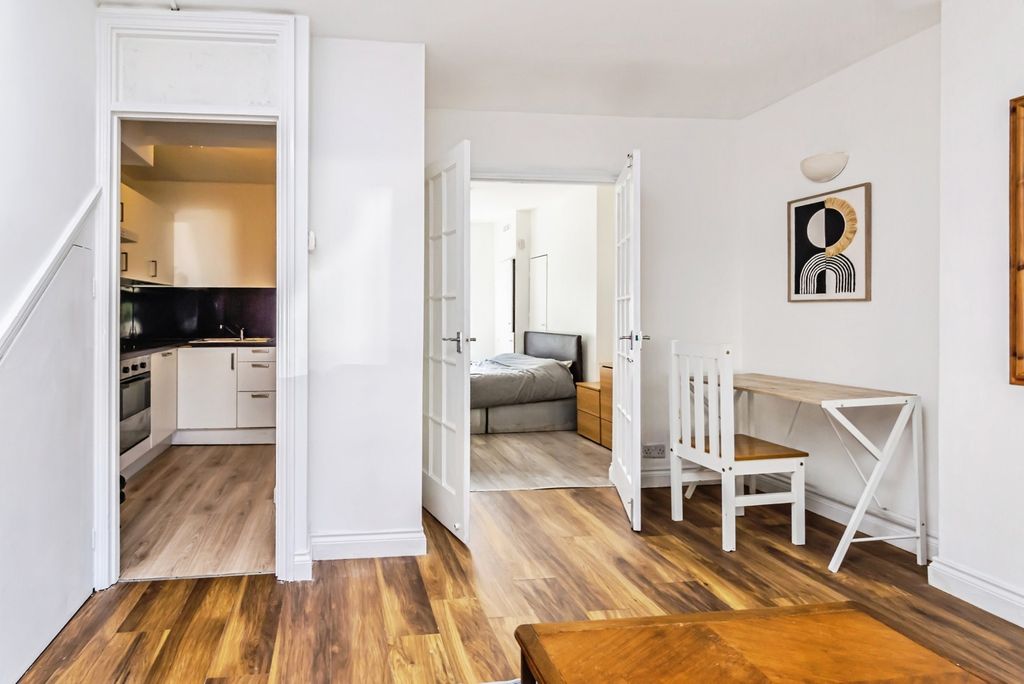 Property photo 3 of 17 Photo