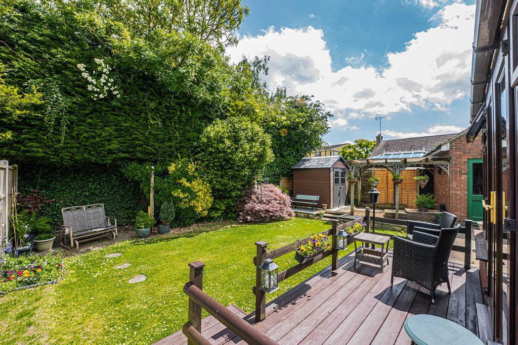 Property photo 2 of 25