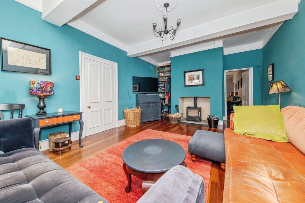 Property photo 2 of 23