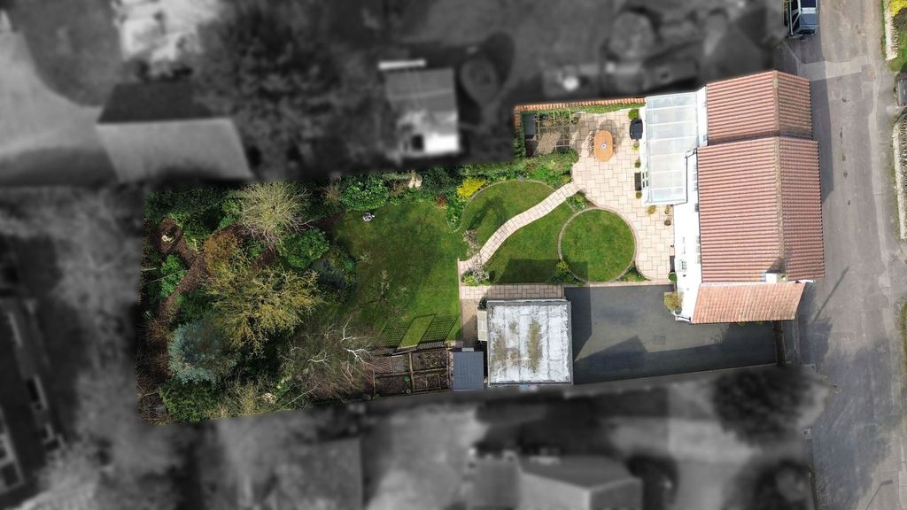 Property photo 3 of 49