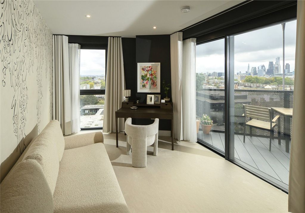 Property photo 3 of 12 Study