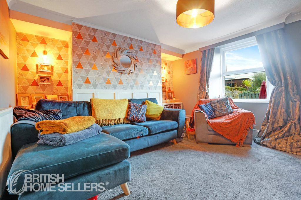 Property photo 2 of 16 Picture No. 14