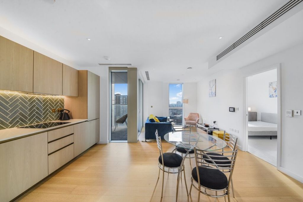 Property photo 3 of 11 Atlas Building