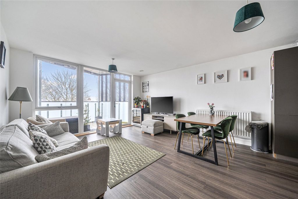 Property photo 2 of 18 Picture No. 08