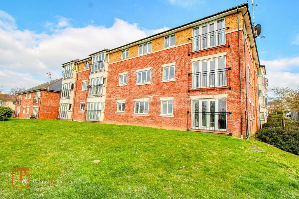 Property photo 1 of 10 External