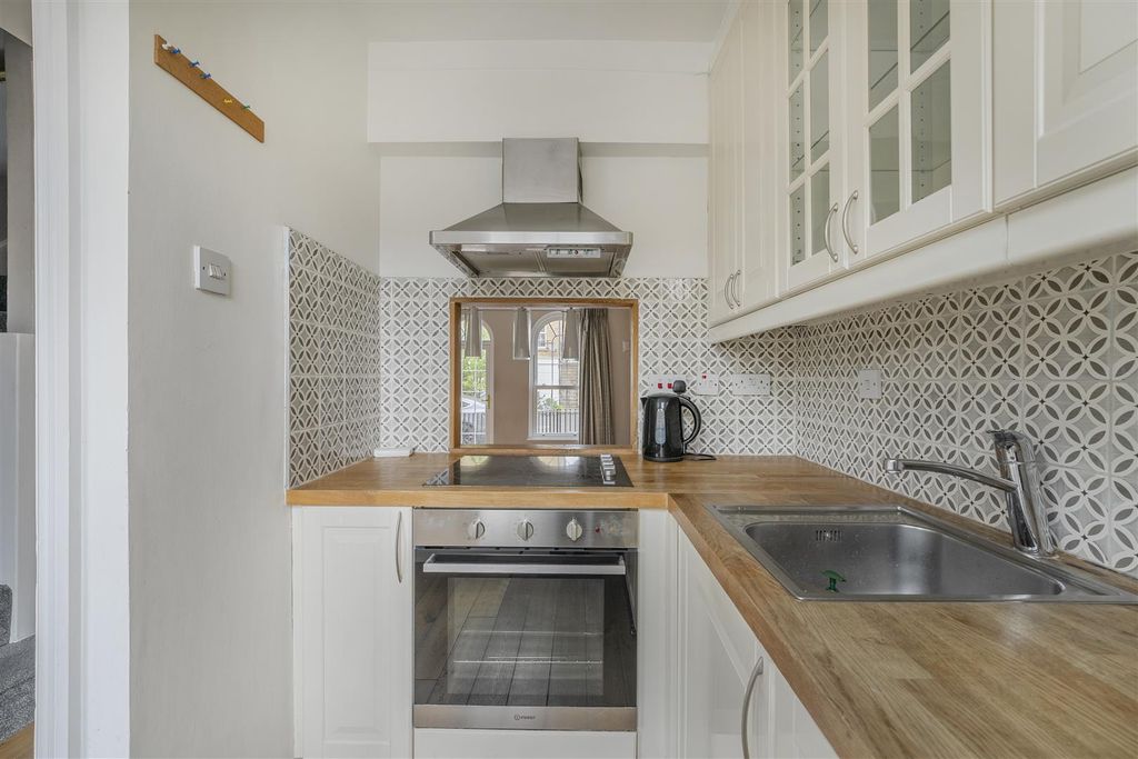 Property photo 3 of 23 Rotherhithe Street