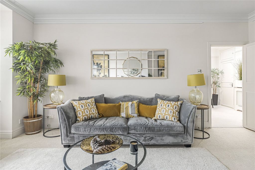 Property photo 3 of 37 Picture No. 05