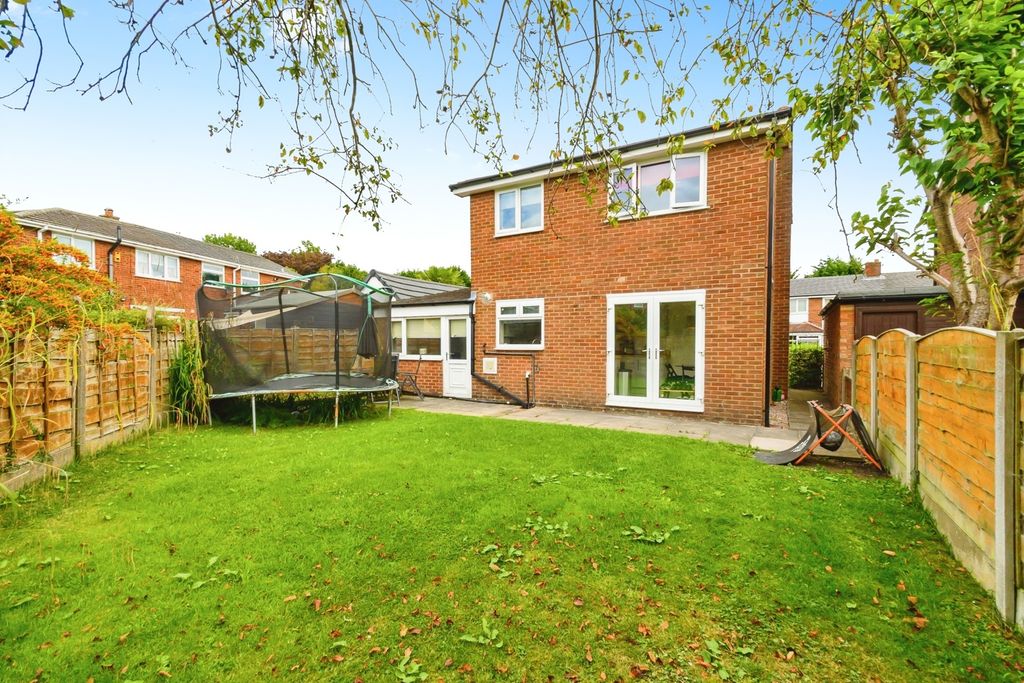 Property photo 2 of 17 Photo